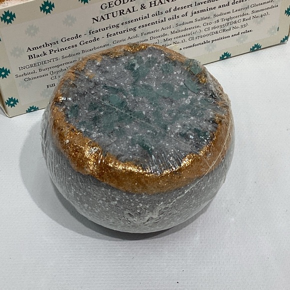 Kevia Geode Bath Bomb Duet & BONUS - Picture 2 of 5